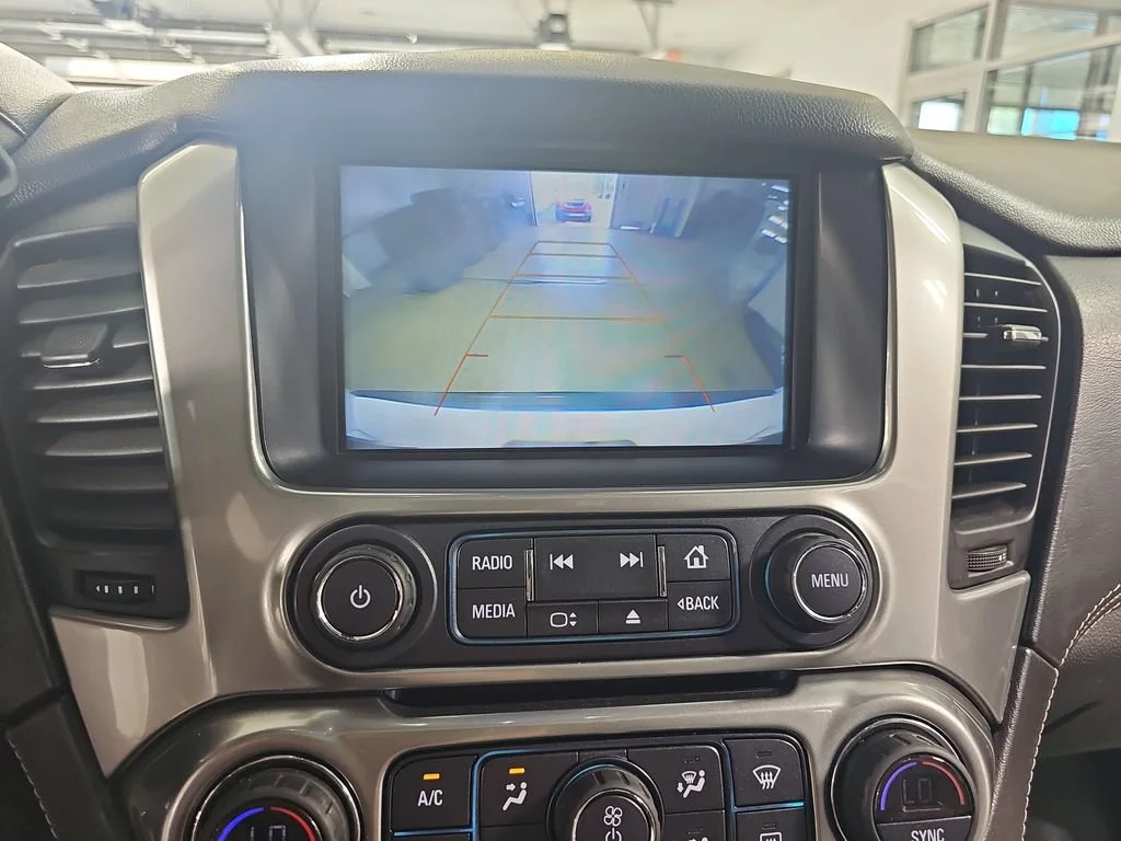 Used 2018 SUMMIT WHITE Chevrolet LT image 29