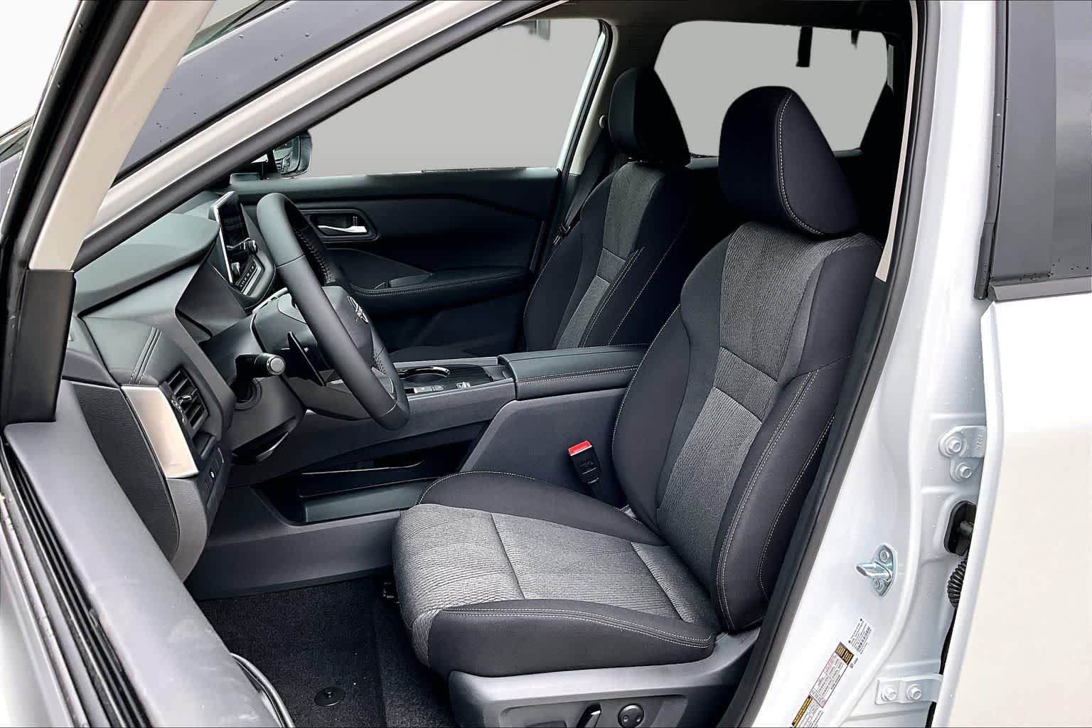 New 2026 Everest White Pearl TriCoat Nissan SV image 15