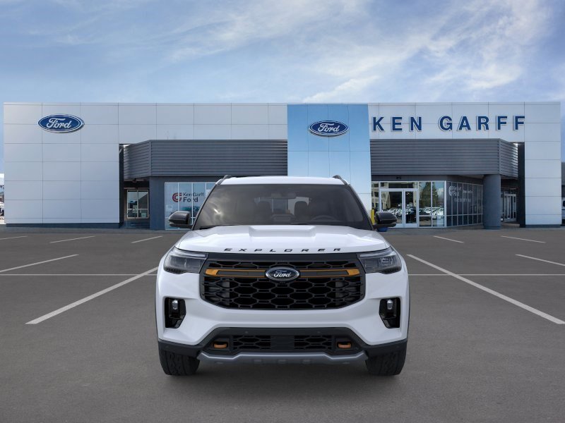New 2026 Space White Metallic Ford Tremor image 7