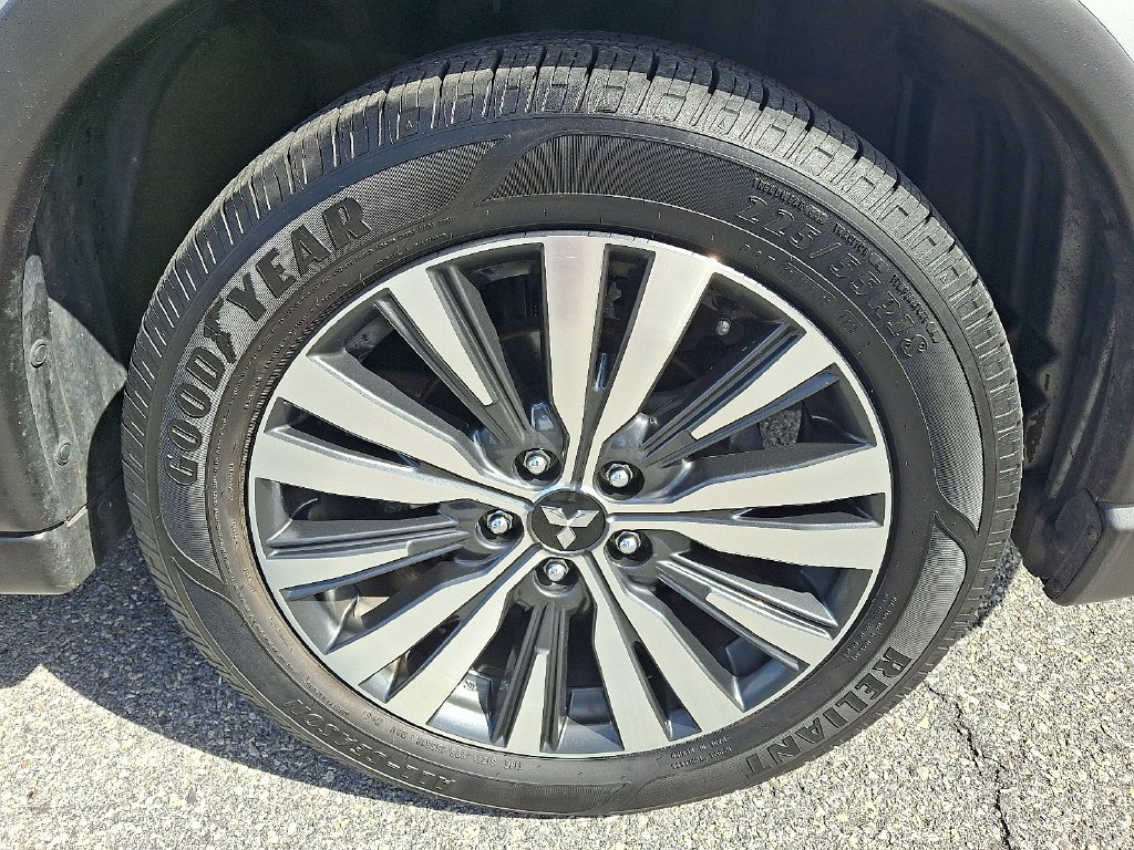 Used 2020 Silver Mitsubishi ES image 9