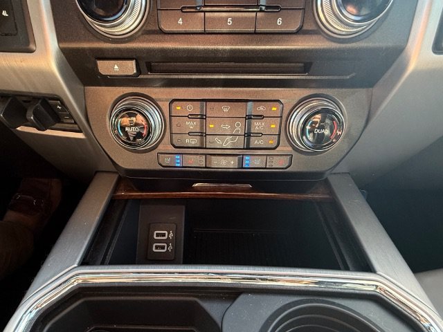 Used 2017 Black Ford Platinum image 20