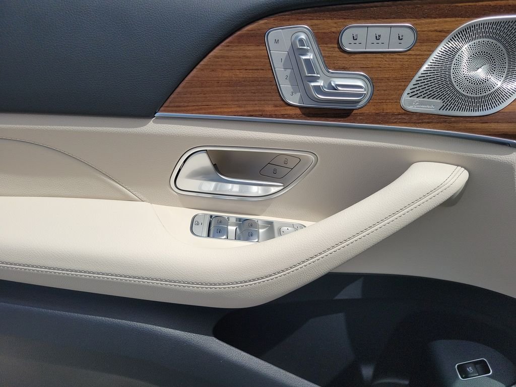 New 2026 Polar White Mercedes-Benz GLS 450 image 19