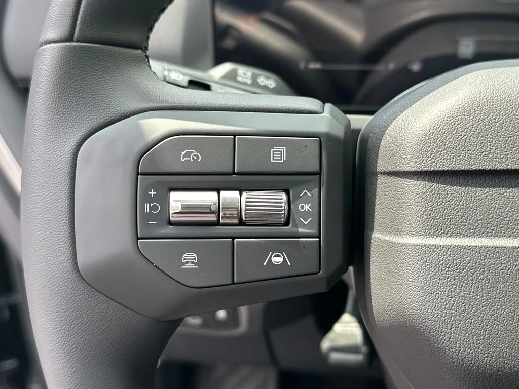 New 2027 Black Kia X-Line S image 26