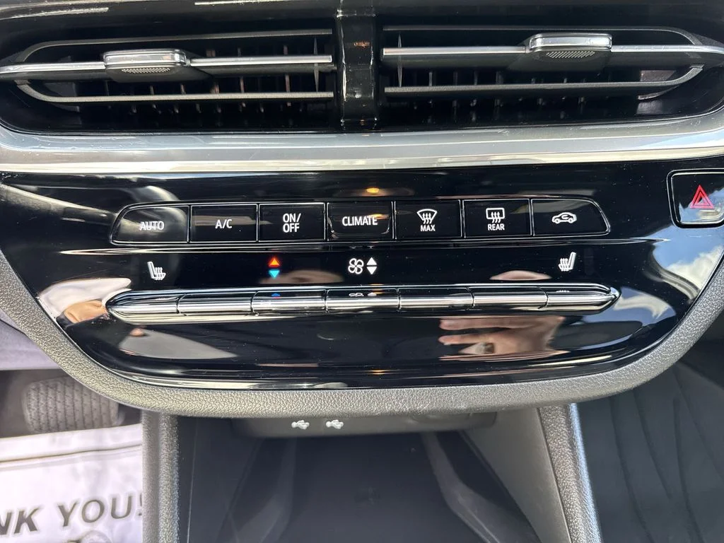 Used 2024 Black Buick Avenir image 18