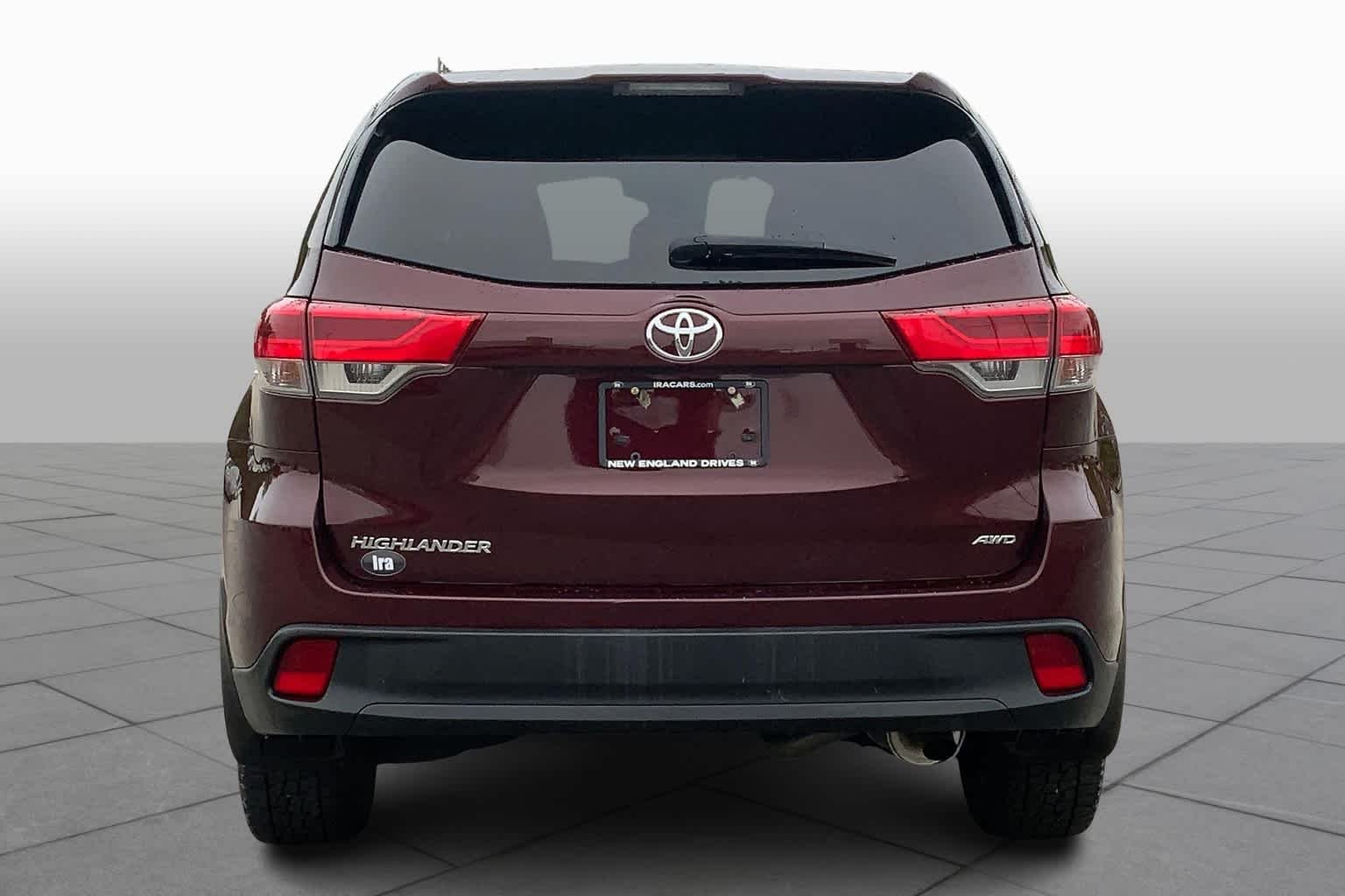 Used 2019 Ooh La La Rouge Mica Toyota LE image 4