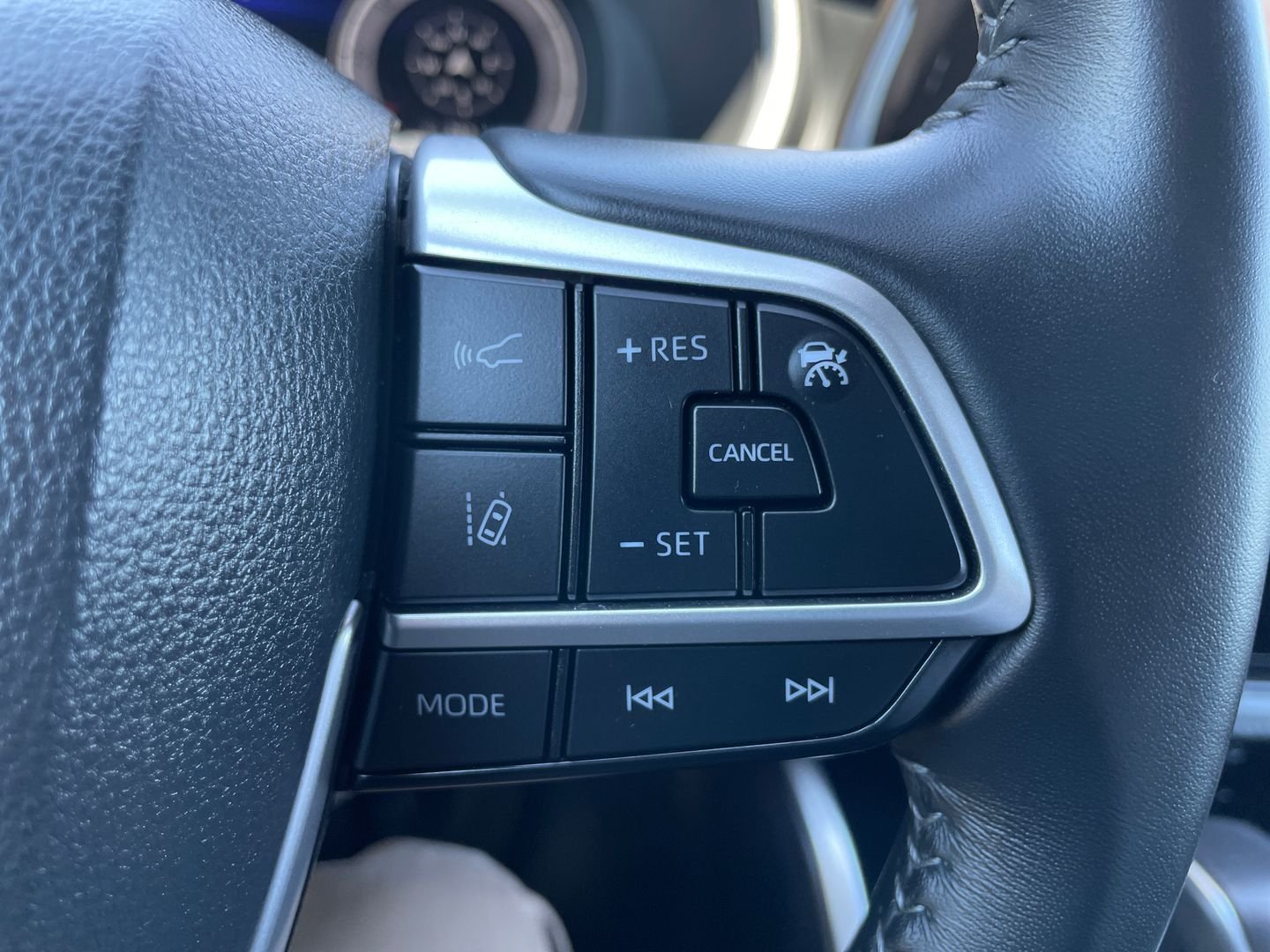2025 Toyota Highlander XSE - Photo 30