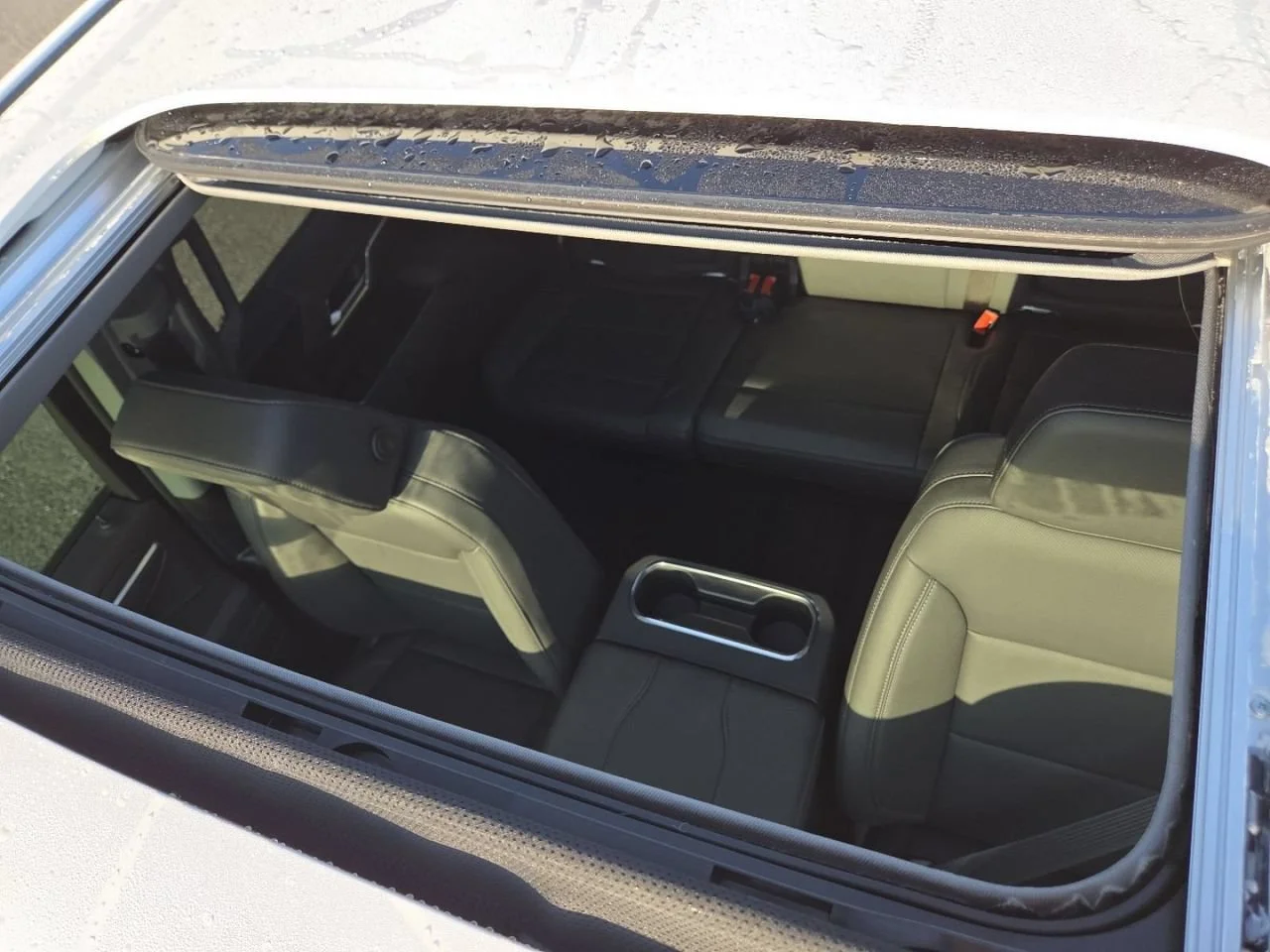 New 2026 Glacier White Tricoat GMC SLT image 3