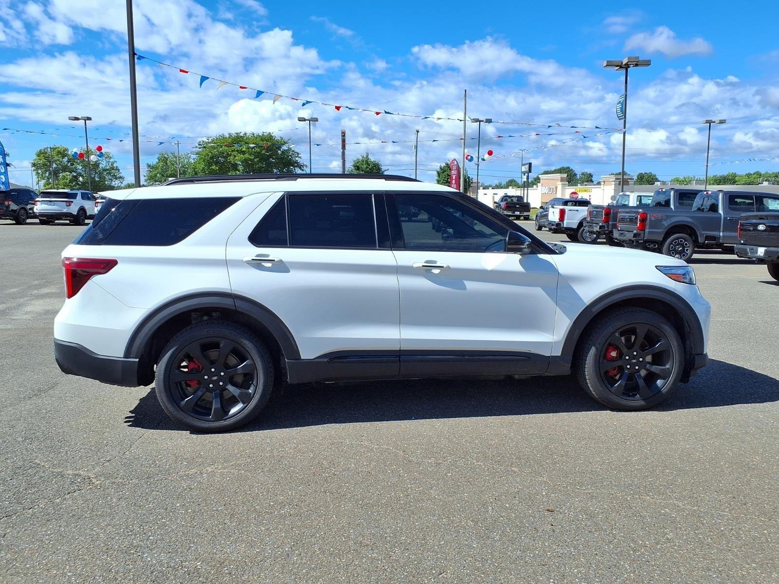 Used 2023 Star White Metallic Tri-Coat Ford ST image 11