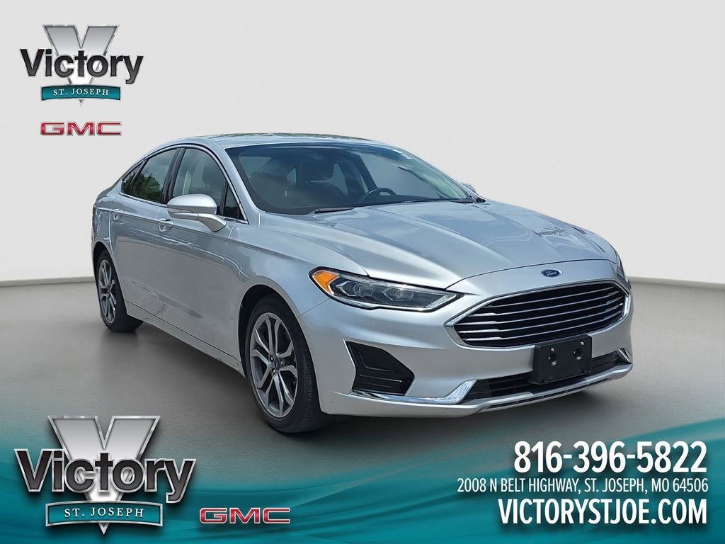 Used 2019 Silver Ford SEL image 1
