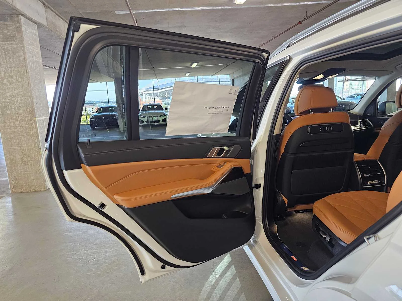 New 2027 Mineral White Metallic BMW xDrive40i image 25