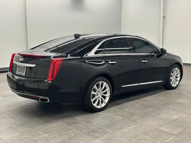 Used 2016 Cadillac XTS Luxury Collection with VIN 2G61M5S38G9122959 for sale in Murray, KY