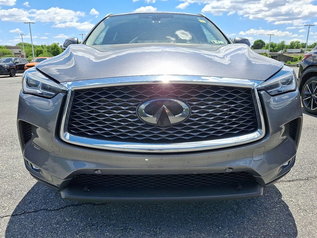 Used 2019 Gray INFINITI ESSENTIAL image 2