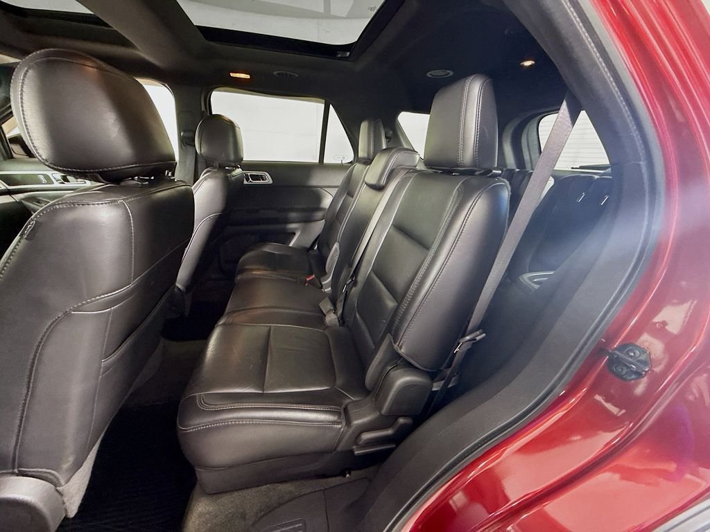 Used 2013 Ruby Red Metallic Tinted Clearcoat Ford XLT image 4