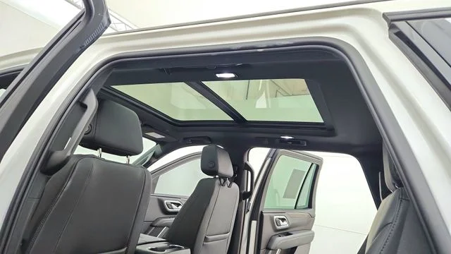 Used 2023 Beige Chevrolet Z71 image 19