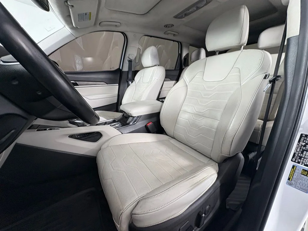 Used 2020 Snow White Pearl Kia SX image 17