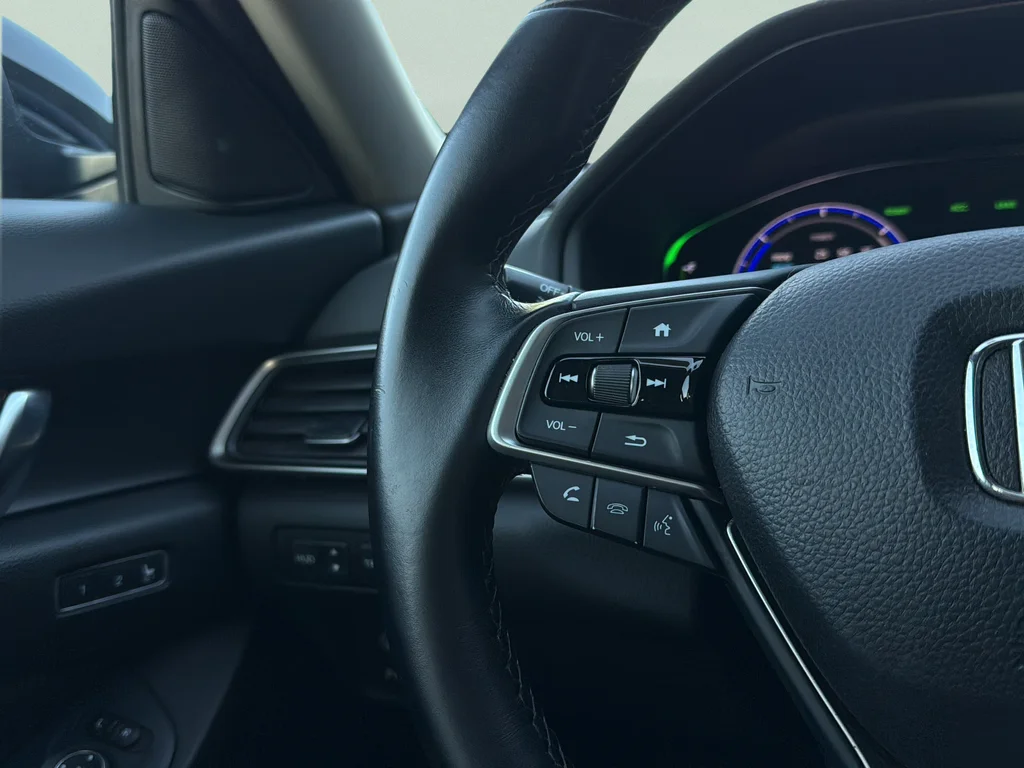 Used 2018 Black Honda Touring image 16