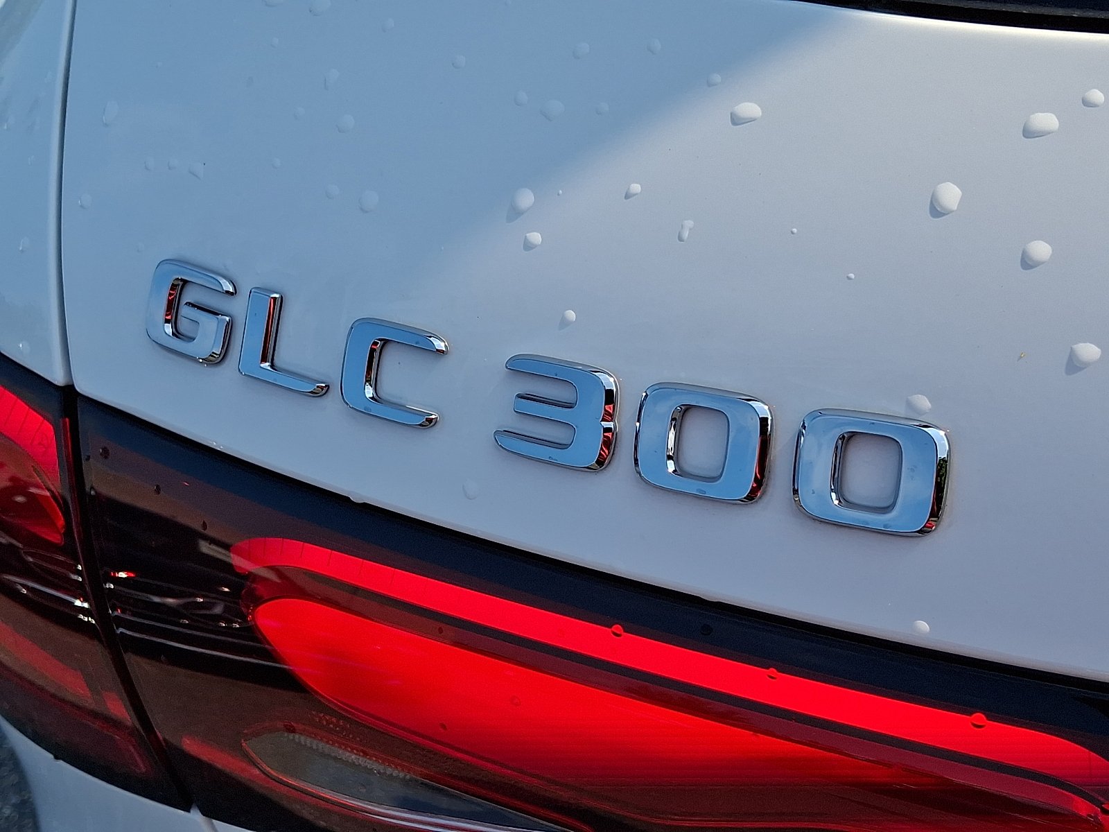 New 2026 Polar White Mercedes-Benz GLC 300 image 17