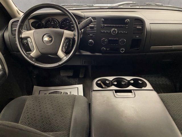 Used 2008 Silver Chevrolet LT image 2