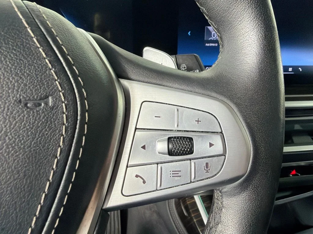 Used 2025 Gray BMW xDrive40i image 32