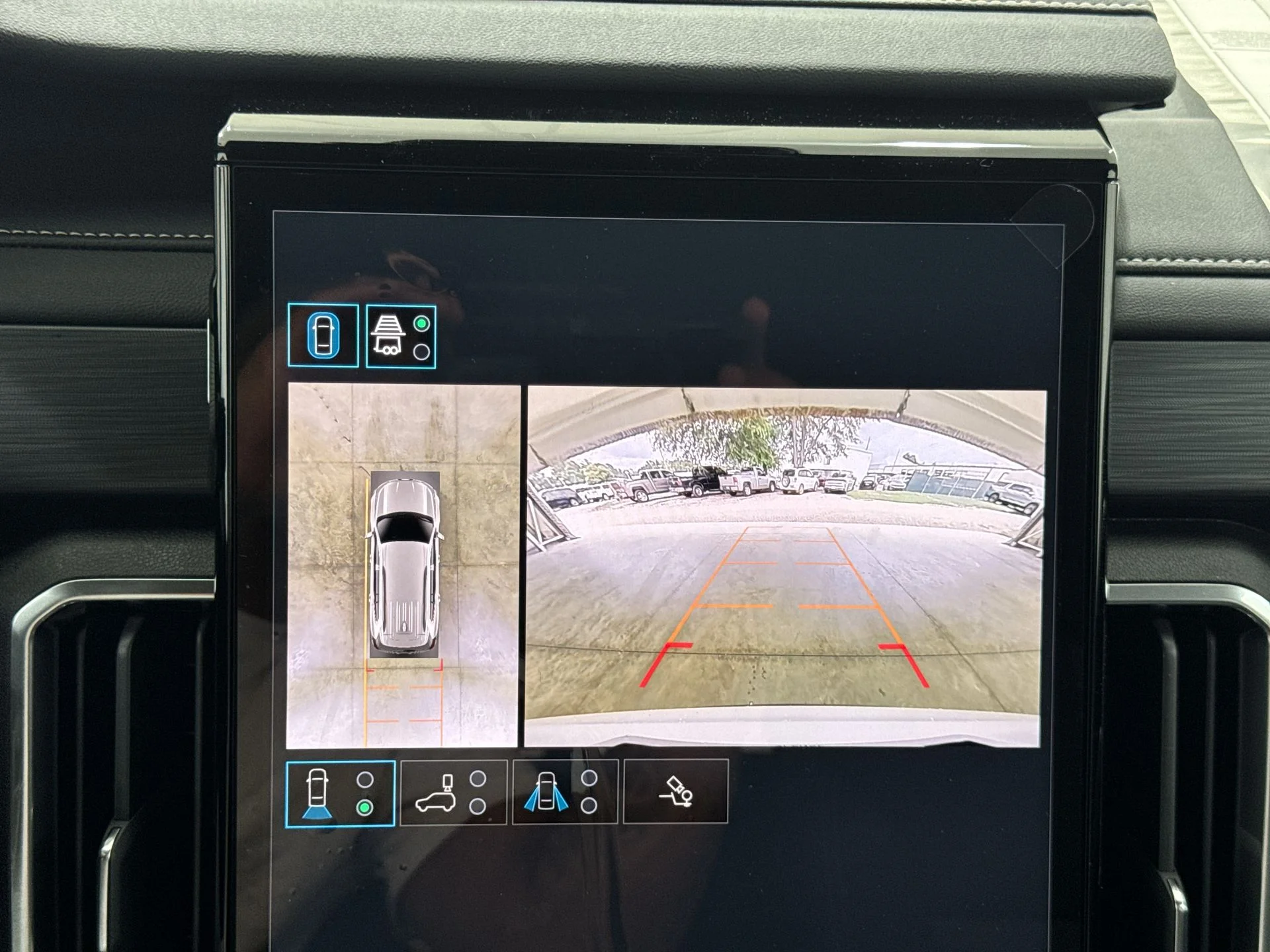 New 2026 Summit White GMC Elevation image 41