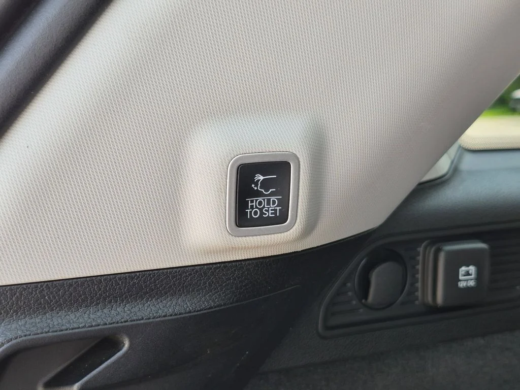 Used 2022 Gray Jeep Overland image 7