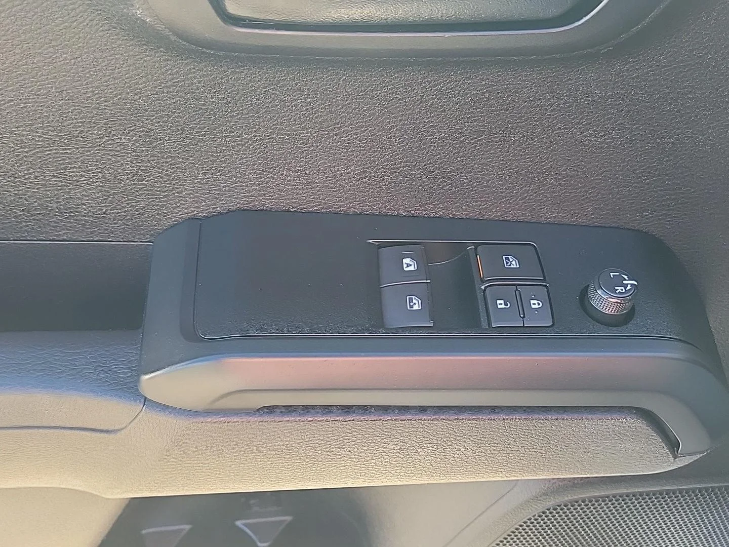 Used 2023 Ice Cap Toyota SR image 8