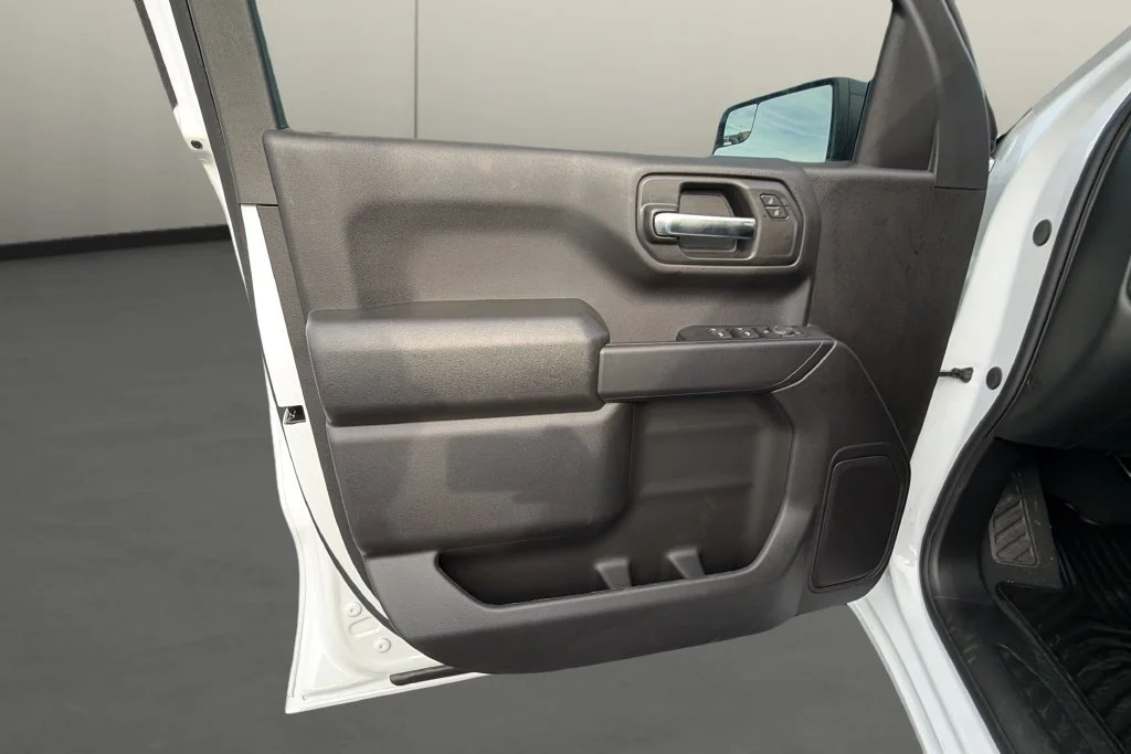 New 2026 Summit White Chevrolet Custom image 13
