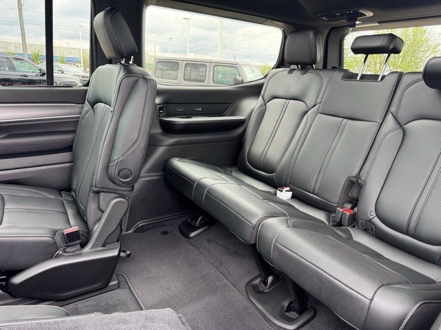 New 2026 High Gloss Black Exterior Paint Jeep Limited Reserve image 31