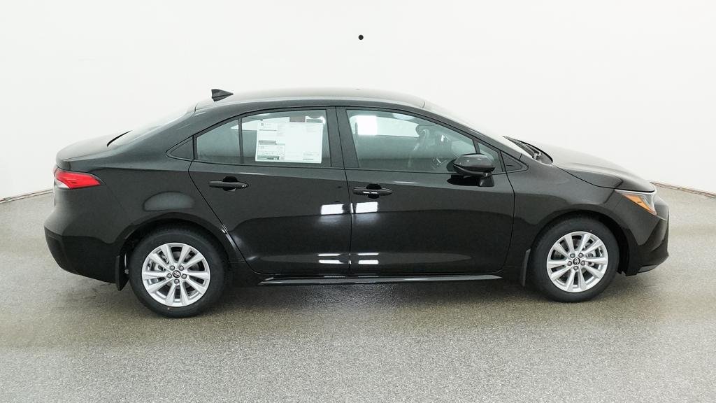 New 2027 Inked Toyota LE image 14