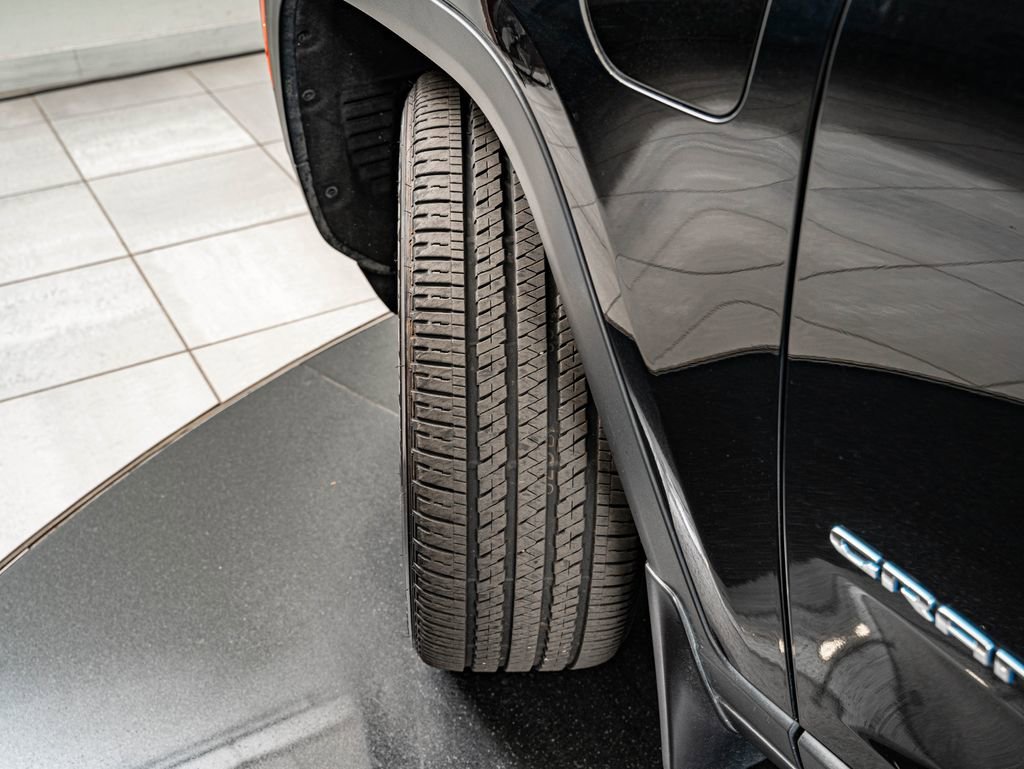 Used 2022 Diamond Black Crystal Pearlcoat Jeep 4xe image 41