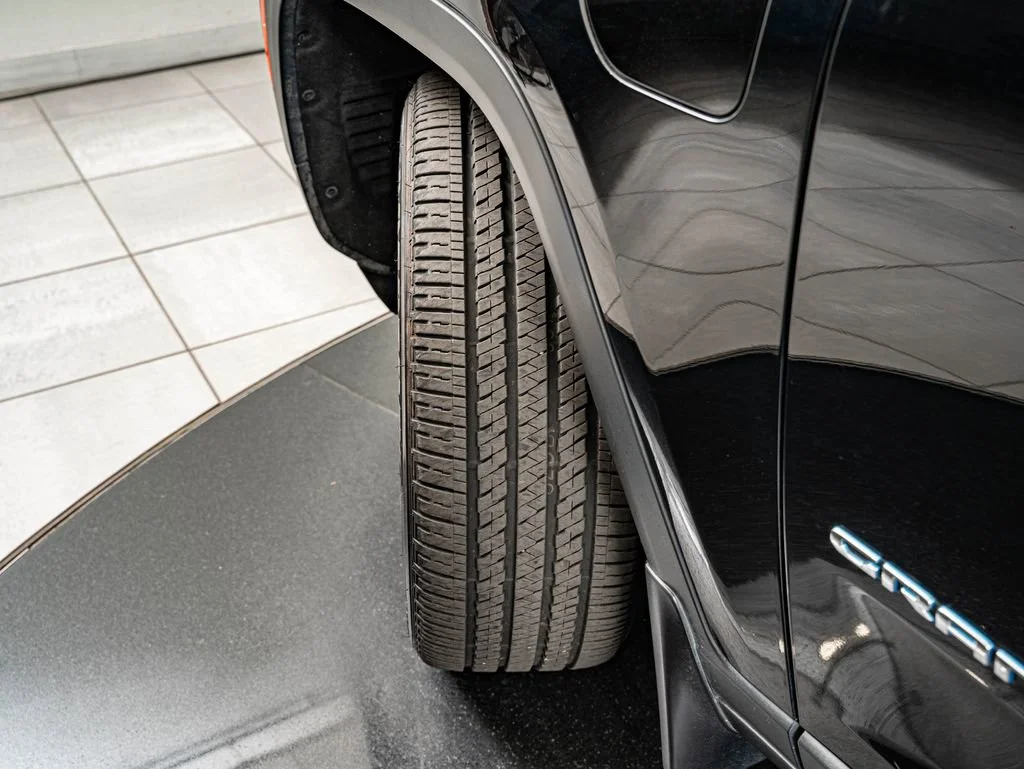 Used 2022 Diamond Black Crystal Pearlcoat Jeep 4xe image 41