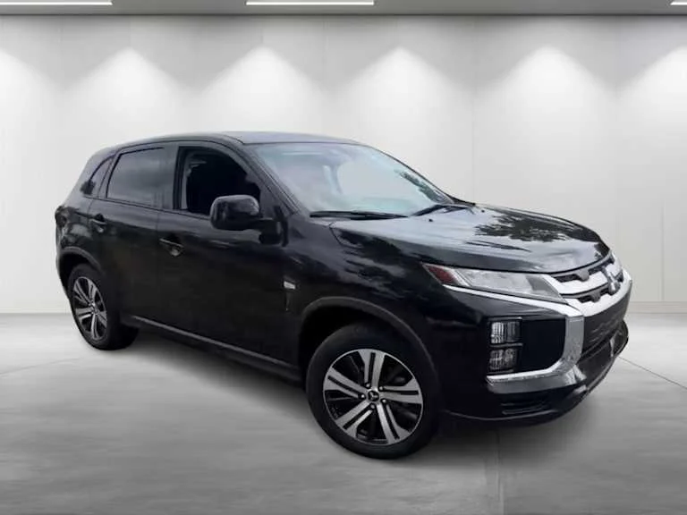 New 2027 Labrador Black Pearl Mitsubishi ES image 7