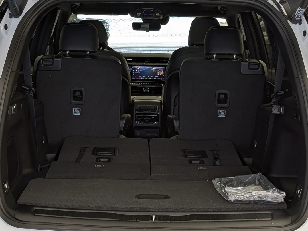 New 2026 White Jeep Limited Reserve - - 4x4 - Pano Sunroof - 6- Passenger Seating - Trailer Tow - Vent Seats & More! image 35