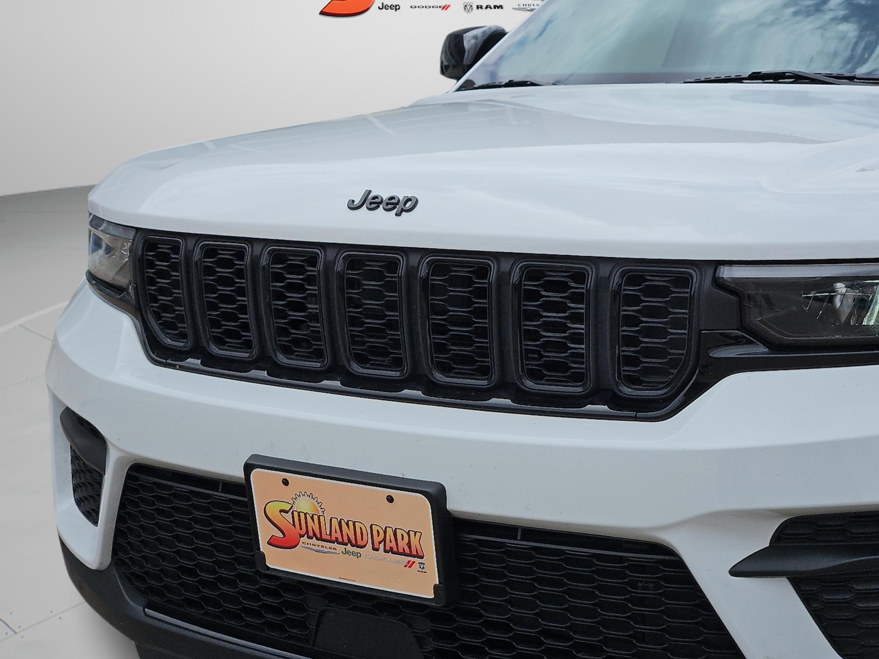 Used 2024 Bright White Clearcoat Jeep Altitude X image 26