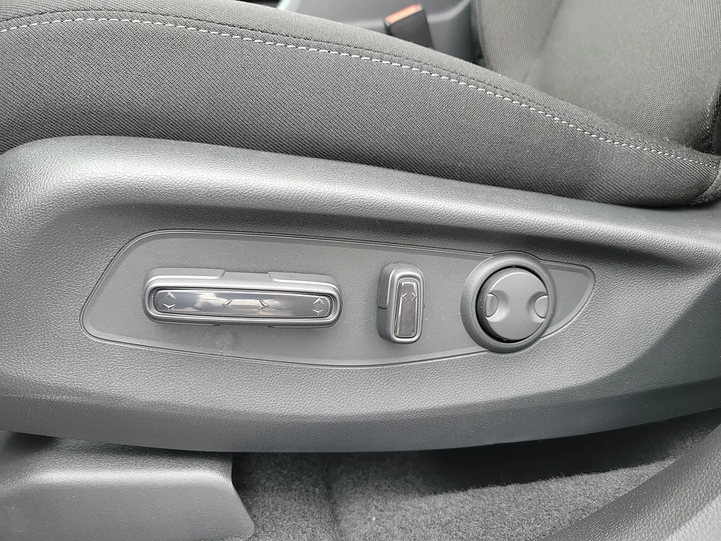 New 2026 Platinum White Pearl Honda EX image 13