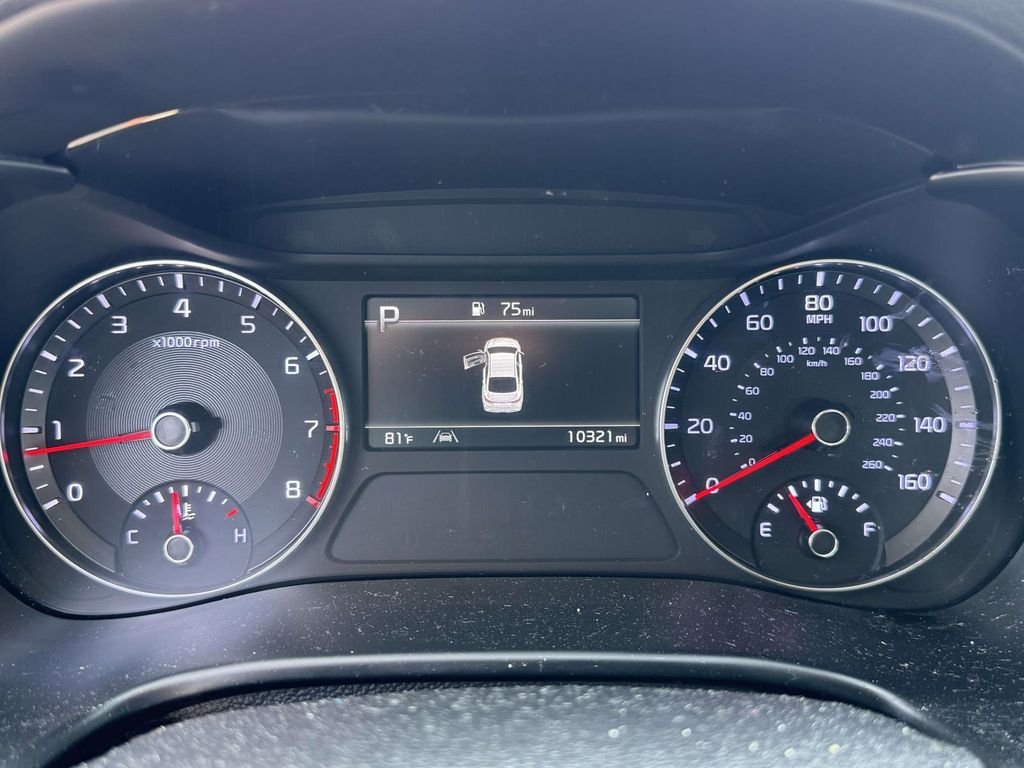 Used 2024 White Kia LXS image 22