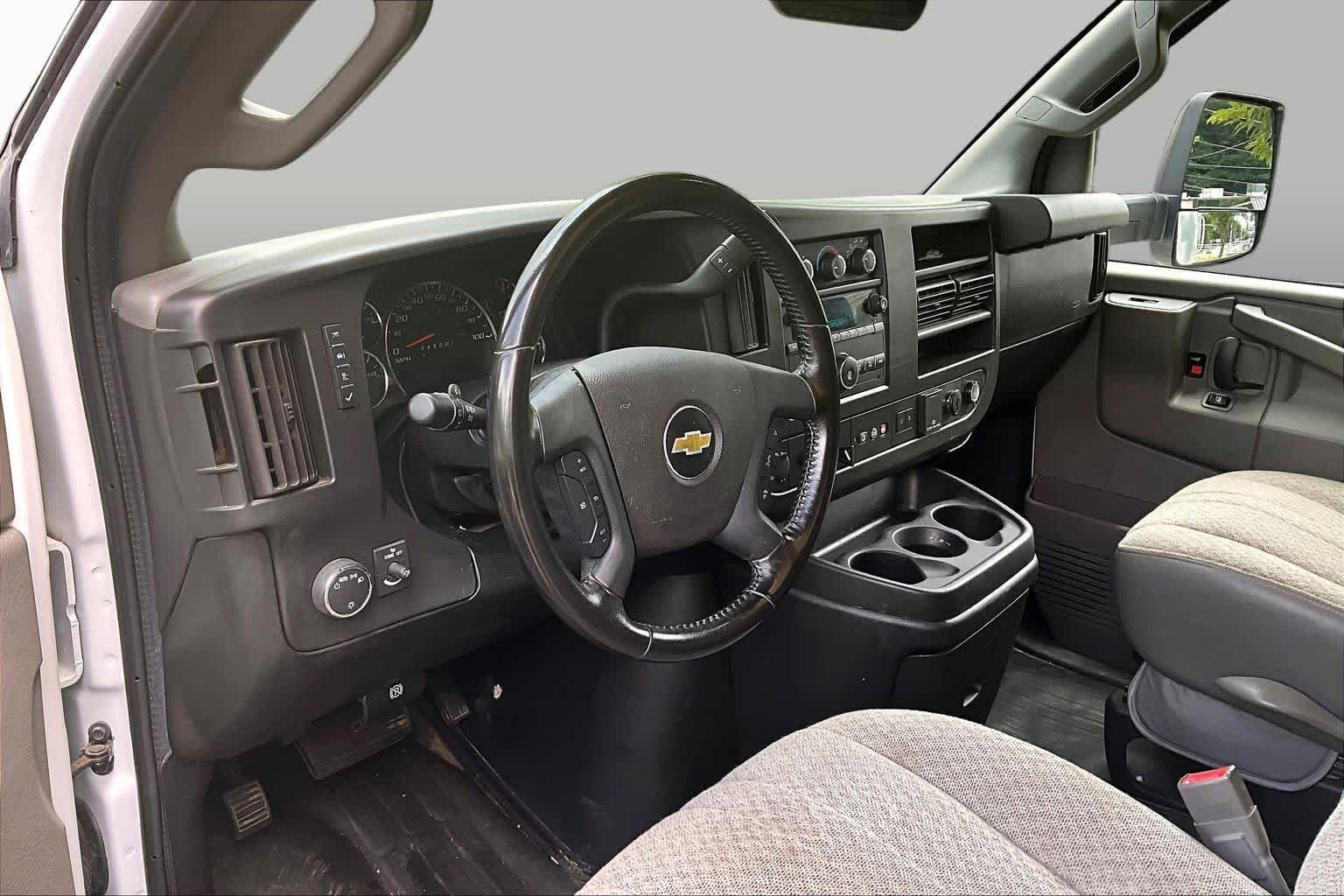 Used 2021 Summit White Chevrolet  image 15