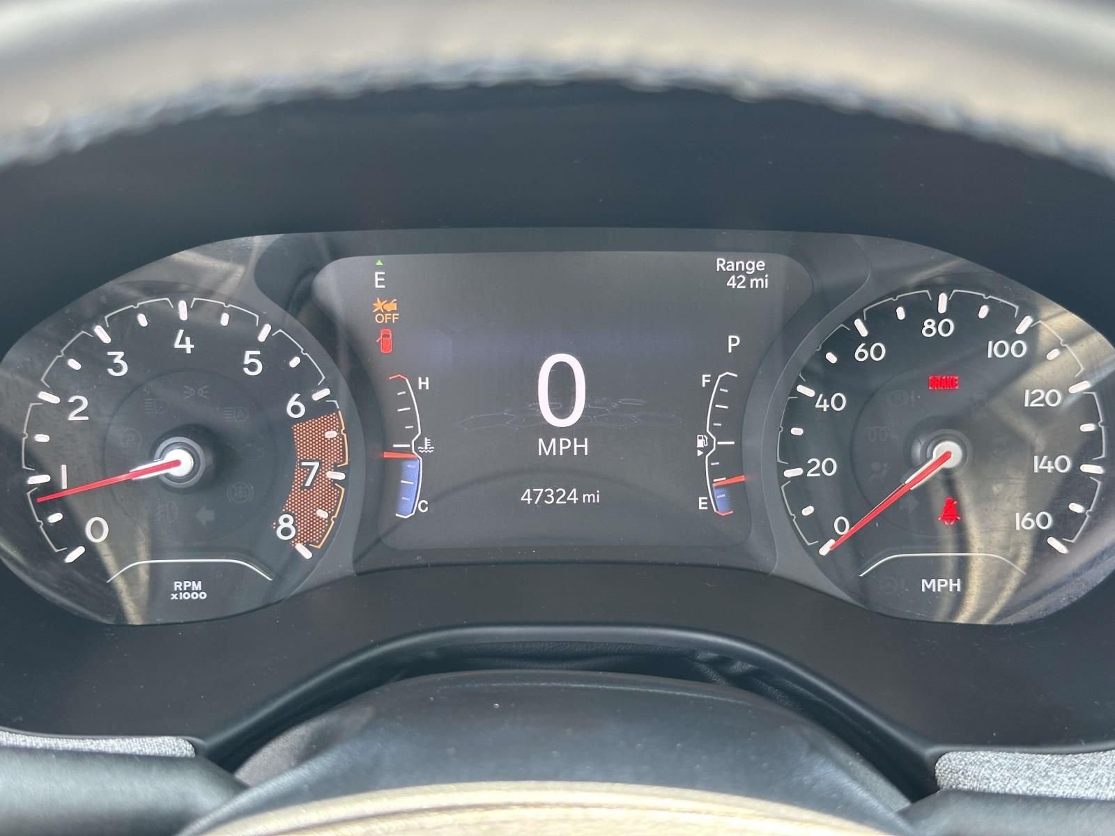 Used 2022 Silver Jeep Latitude image 6