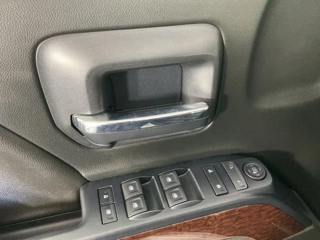 Used 2018 Silver GMC SLE image 8