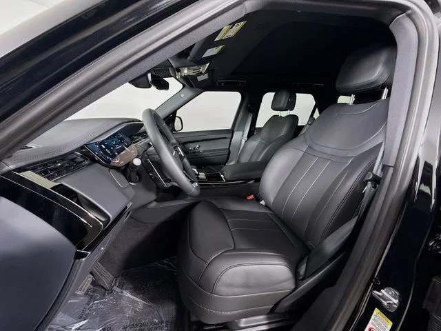 Used 2025 Black Land Rover S image 11