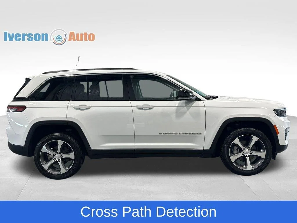 Used 2023 Bright White Clearcoat Jeep Limited image 10
