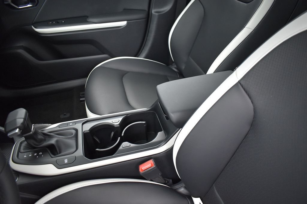 New 2026 Snow White Pearl Kia GT-Line image 9