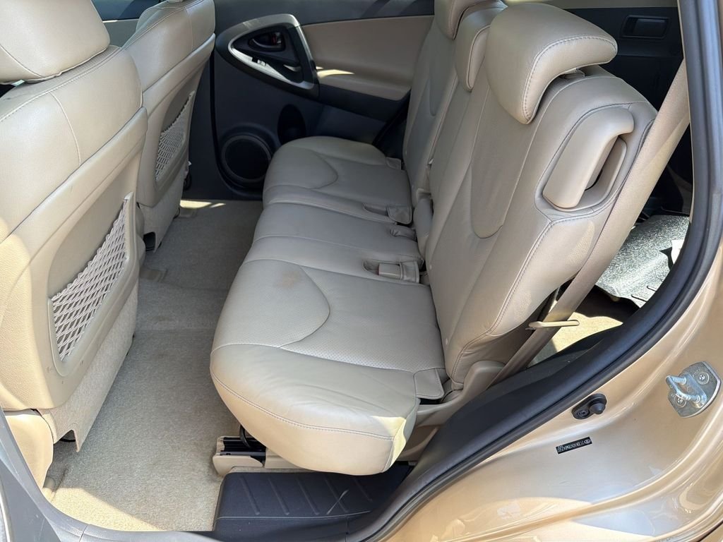 Used 2011  Toyota Limited image 25