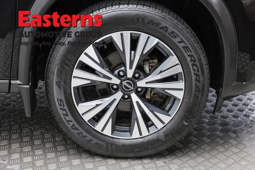 Used 2023 Black Nissan SV image 30