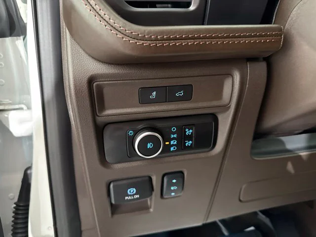 Used 2024 White Ford King Ranch image 19