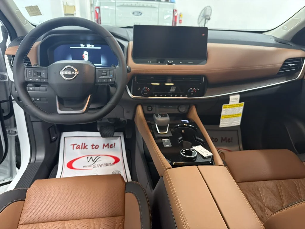 New 2026 White Nissan Platinum image 14