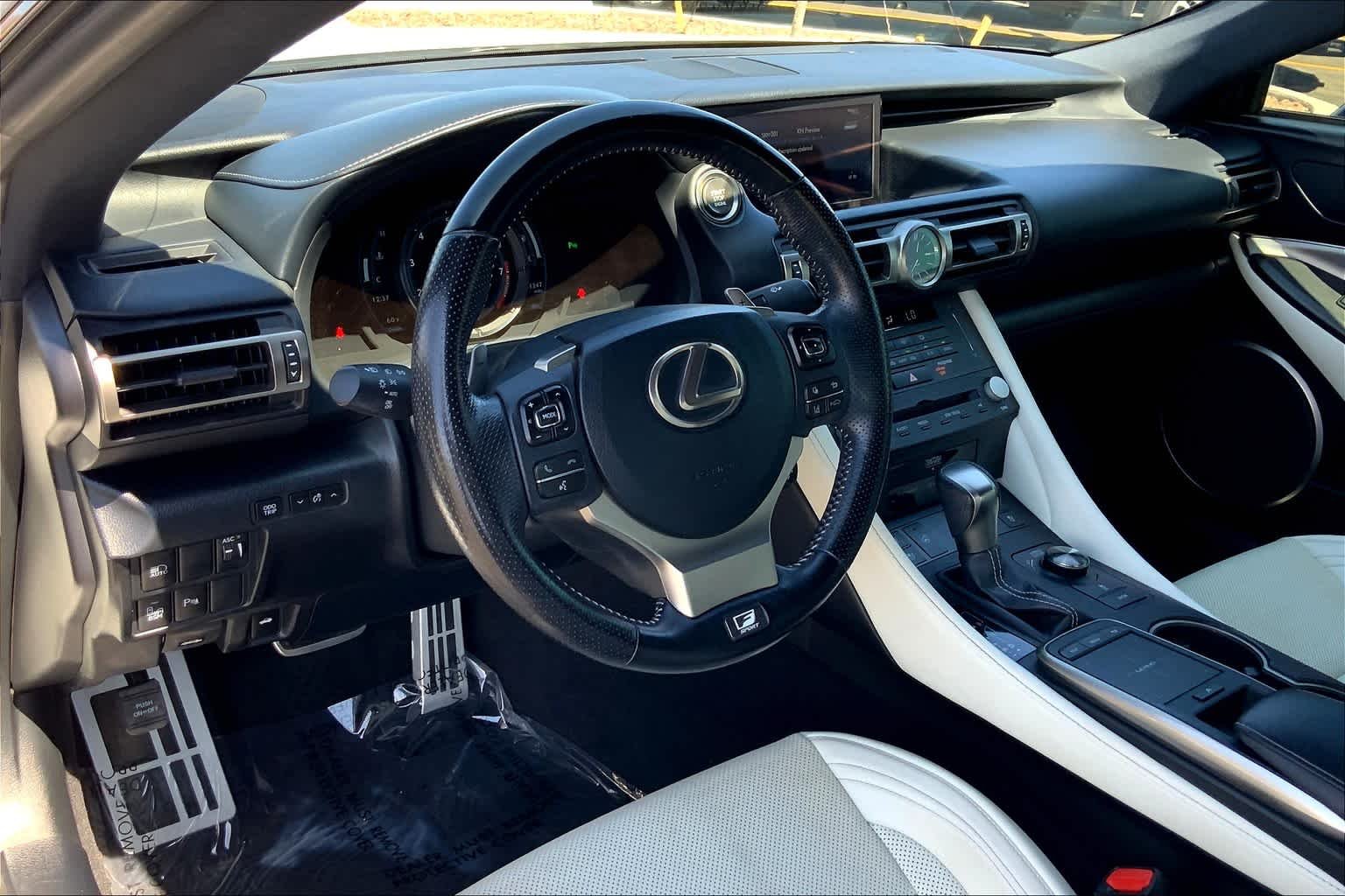 Used 2020 Ultra White Lexus F SPORT image 17