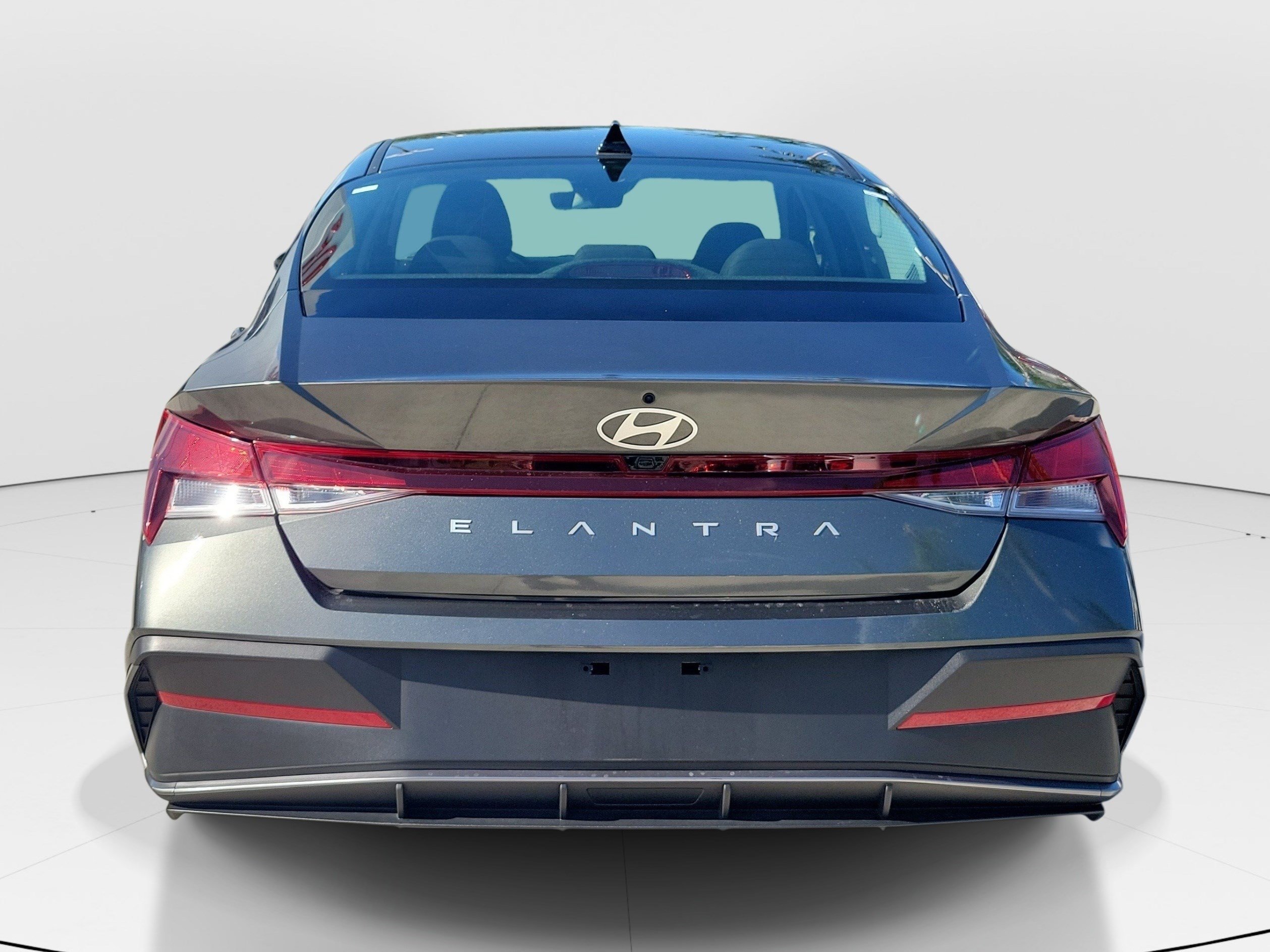 Used 2024 Amazon Gray Hyundai SEL image 6