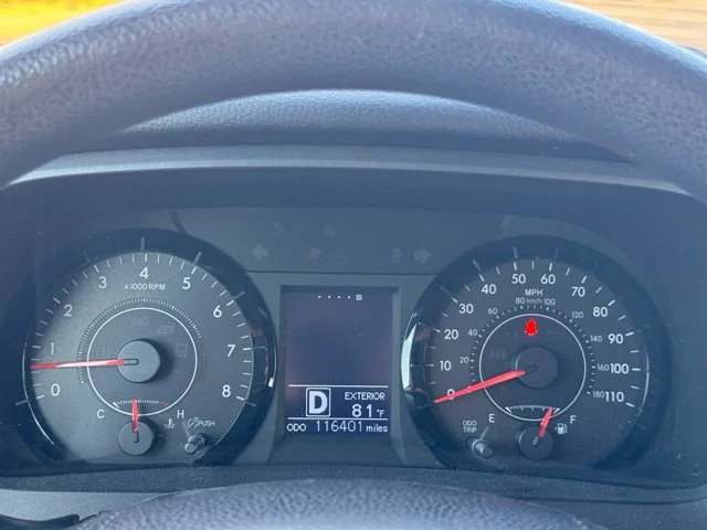 Used 2015 Gray Toyota LE image 27