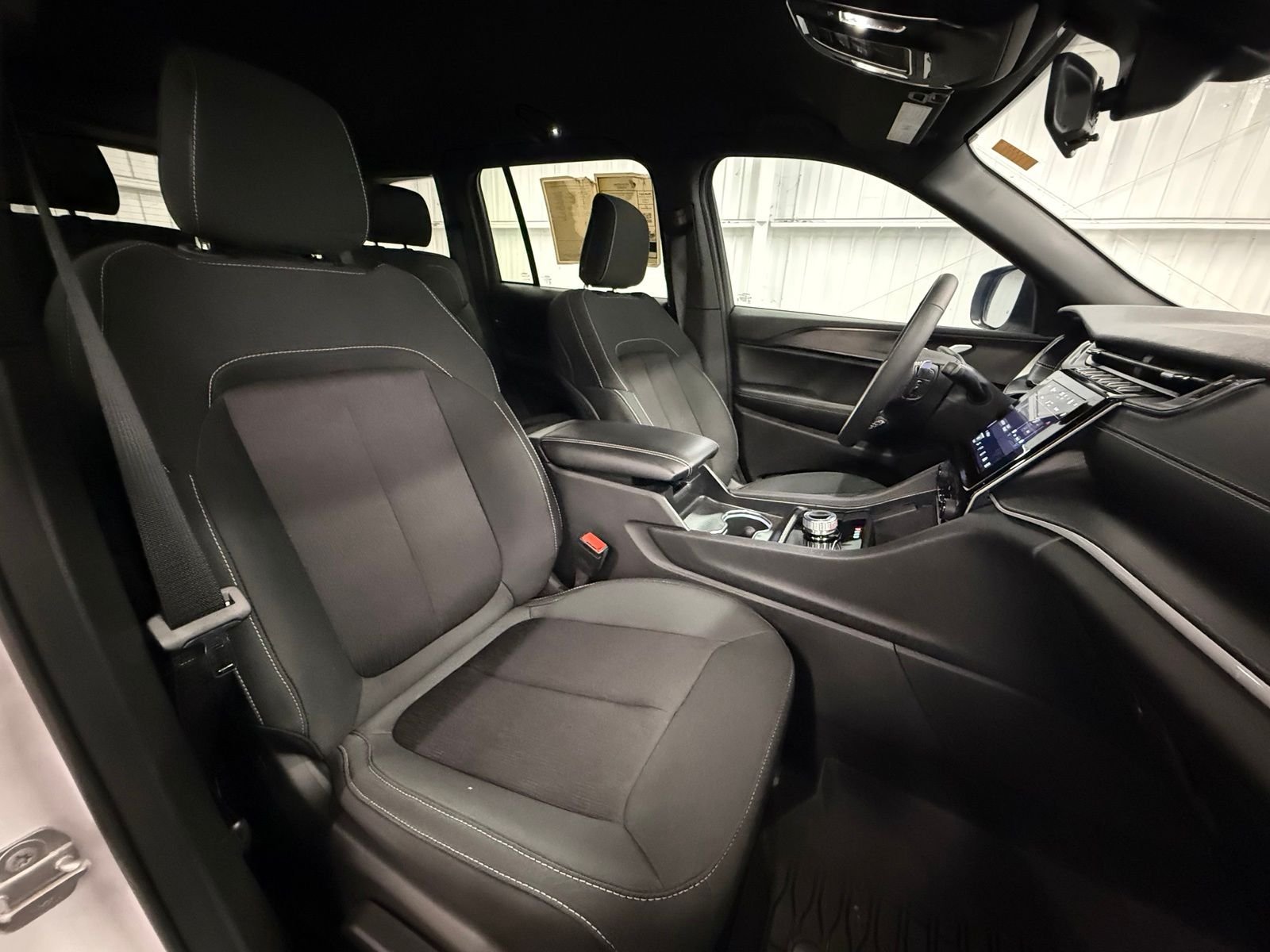 Used 2025 White Jeep Laredo image 26